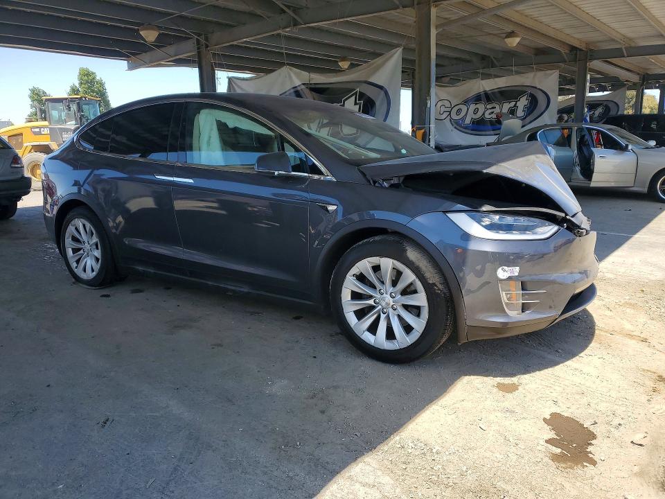 54188636 :رقم المزاد ، 5YJXCAE22JF139572 vin ، 2018 Tesla Model X مزاد بيع