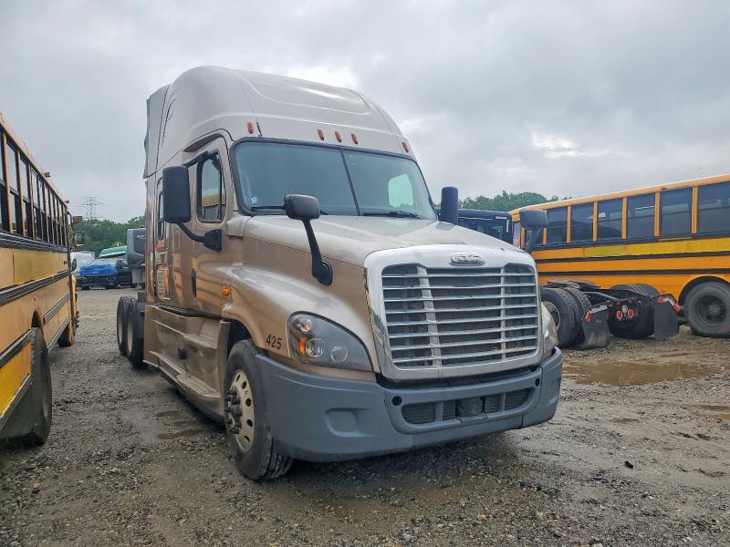 55173826 :رقم المزاد ، 3AKGGLD54GSBT5749 vin ، 2016 Freightliner Cascadia 125 مزاد بيع