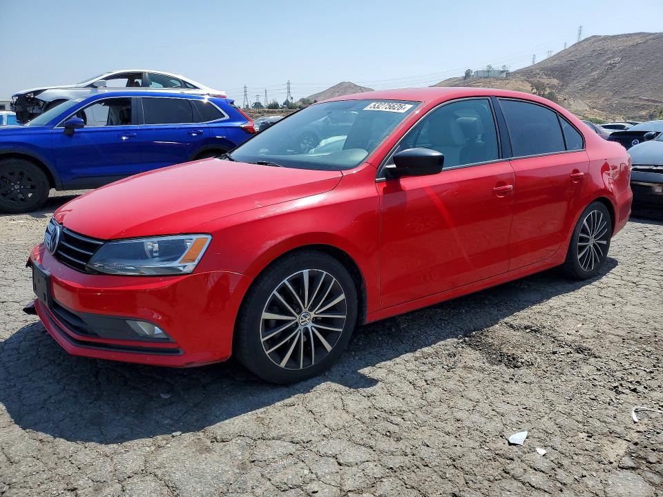 53275626 :رقم المزاد ، 3VWD17AJ5FM225595 vin ، 2015 Volkswagen Jetta مزاد بيع