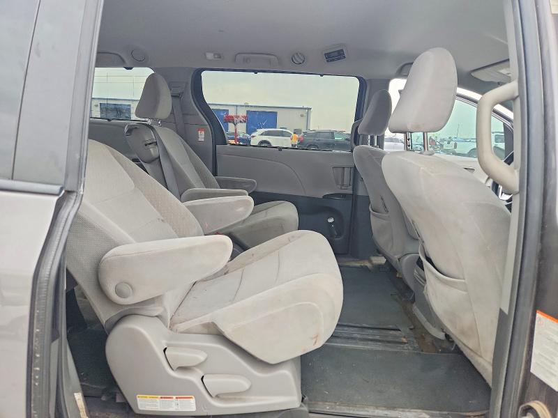 2018 Toyota Sienna მანქანა იყიდება აუქციონზე, vin: 5TDKZ3DC8JS921997, აუქციონის ნომერი: 54736416