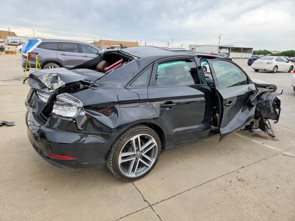 53622356 :رقم المزاد ، WAUAUGFF8LA105569 vin ، 2020 Audi A3 مزاد بيع