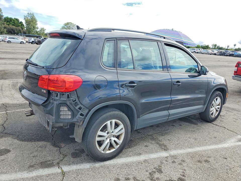 2017 Volkswagen Tiguan მანქანა იყიდება აუქციონზე, vin: WVGAV7AX7HK031400, აუქციონის ნომერი: 52502126