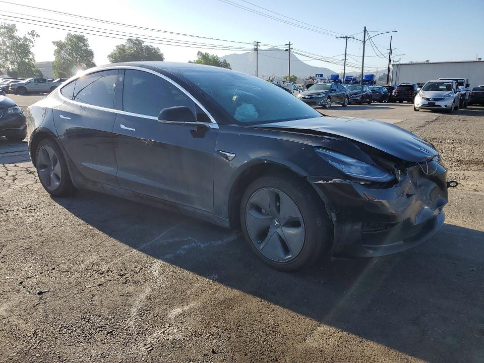 52618546 :رقم المزاد ، 5YJ3E1EA1KF361893 vin ، 2019 Tesla Model 3 مزاد بيع