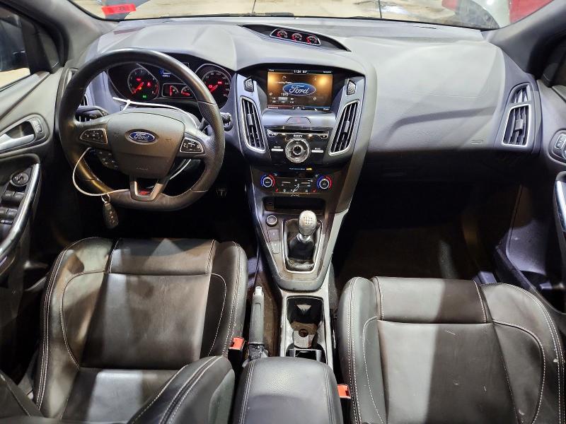 53993986 :رقم المزاد ، 1FADP3L92FL353104 vin ، 2015 Ford Focus مزاد بيع