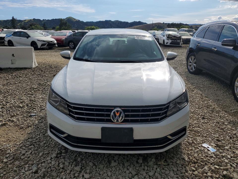 Продажа на аукционе авто 2016 Volkswagen Passat, vin: 1VWAT7A37GC051451, номер лота: 52369046