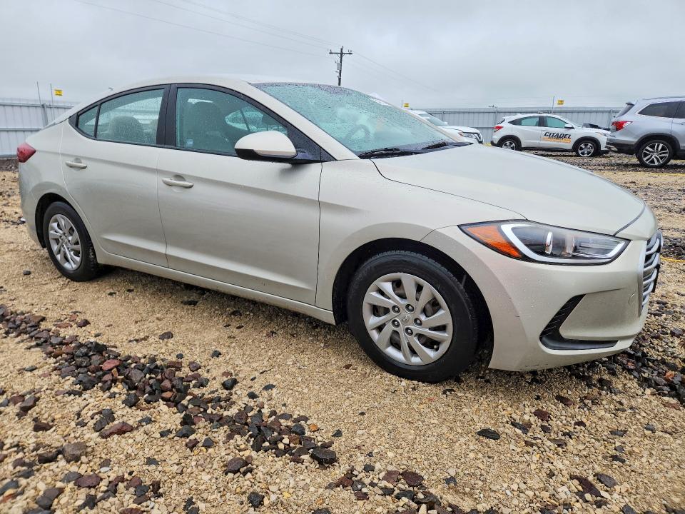 54211776 :رقم المزاد ، KMHD74LF3HU391777 vin ، 2017 Hyundai Elantra مزاد بيع