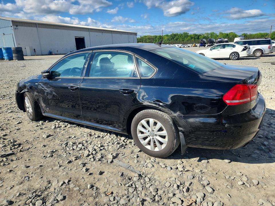 53895556 :رقم المزاد ، 1VWAT7A32FC009512 vin ، 2015 Volkswagen Passat مزاد بيع