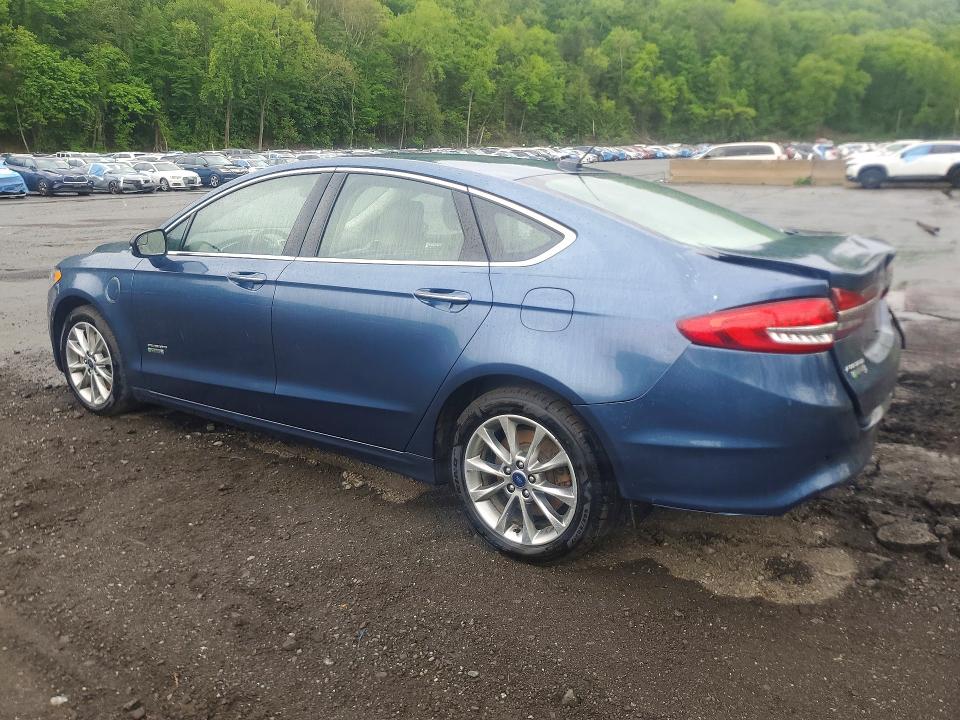 52724076 :رقم المزاد ، 3FA6P0PU2JR196254 vin ، 2018 Ford Fusion مزاد بيع