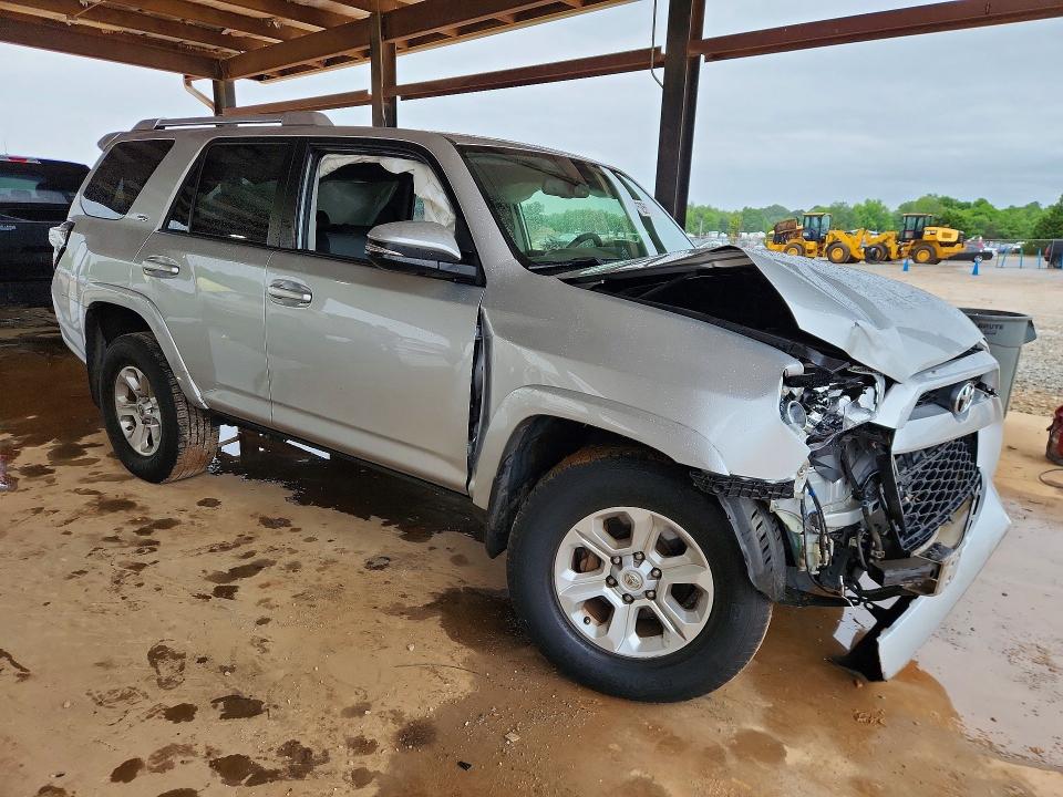 52585666 :رقم المزاد ، JTEZU5JRXJ5190654 vin ، 2018 Toyota 4runner مزاد بيع