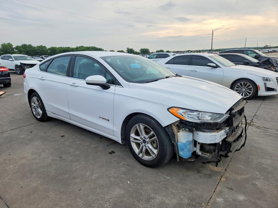 53166066 :رقم المزاد ، 3FA6P0UU5JR100170 vin ، 2018 Ford Fusion مزاد بيع