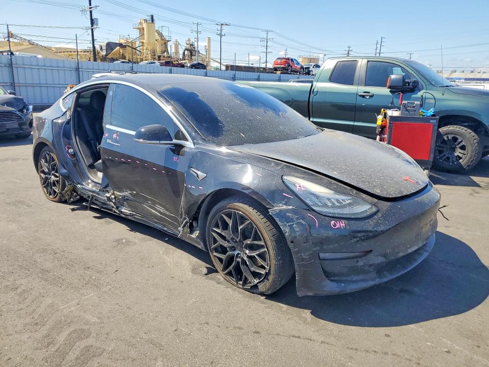 Продажа на аукционе авто 2019 Tesla Model 3, vin: 5YJ3E1EB4KF211995, номер лота: 52525226