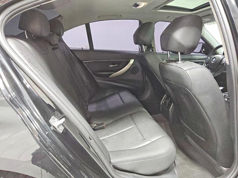 51572596 :رقم المزاد ، WBA3B1G51ENS77634 vin ، 2014 Bmw 320 مزاد بيع