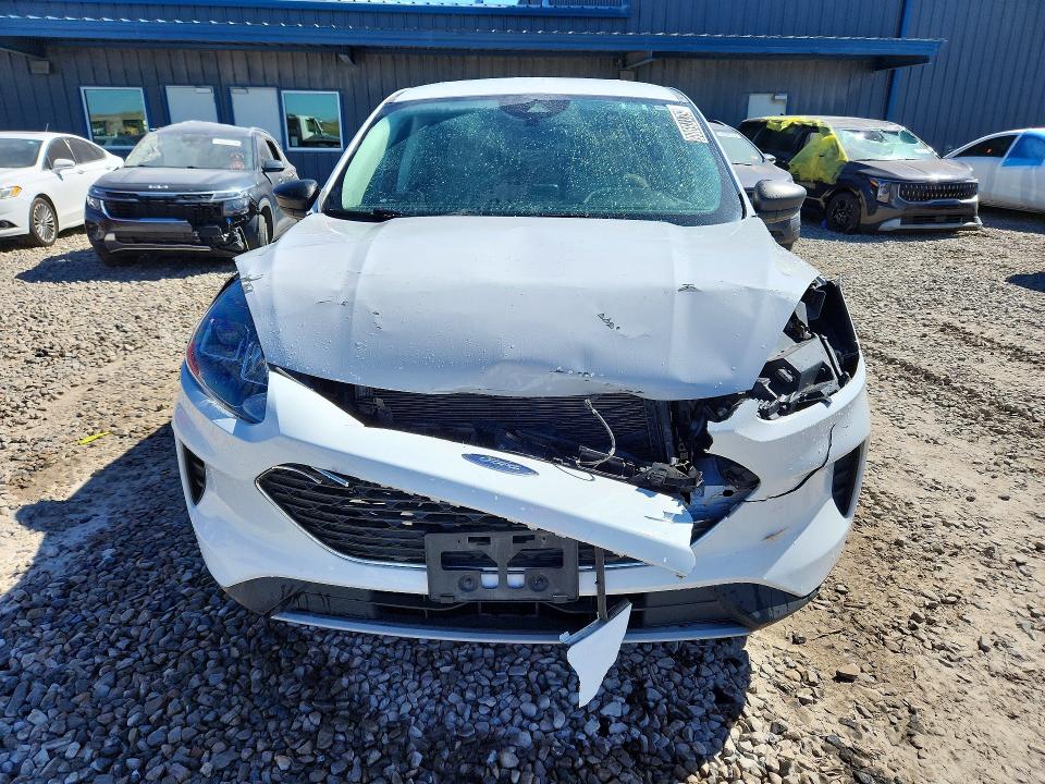 2022 Ford Escape მანქანა იყიდება აუქციონზე, vin: 1FMCU9G60NUB40917, აუქციონის ნომერი: 52175986