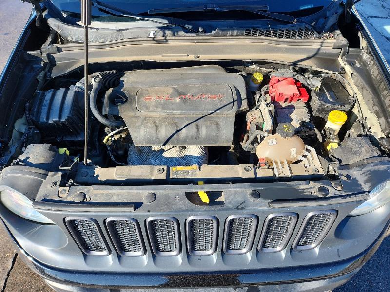 52327496 :رقم المزاد ، ZACCJBCB7JPH58979 vin ، 2018 Jeep Renegade مزاد بيع