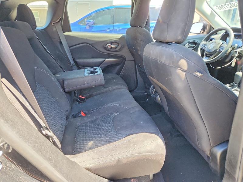53027766 :رقم المزاد ، 1C4PJLCB5KD376554 vin ، 2019 Jeep Cherokee مزاد بيع