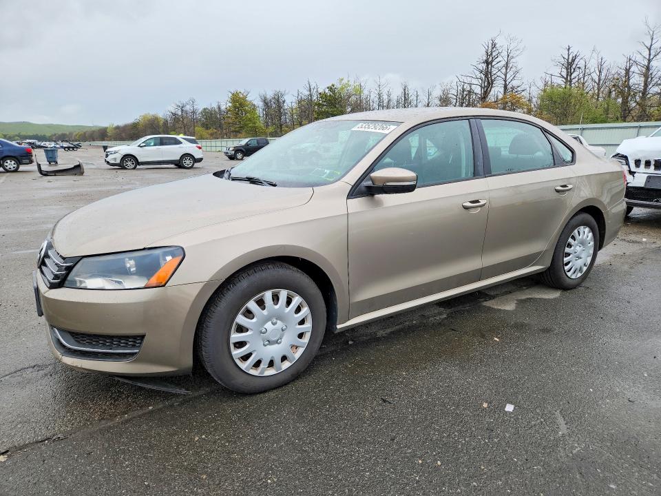 53529266 :رقم المزاد ، 1VWAT7A31FC072763 vin ، 2015 Volkswagen Passat مزاد بيع