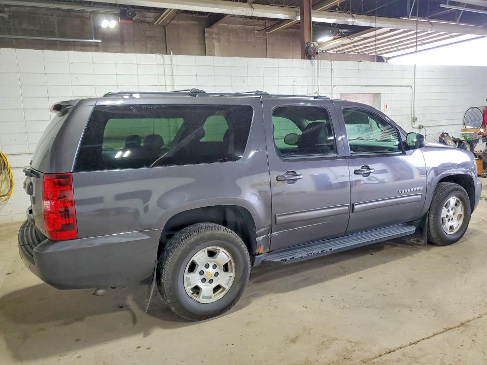 48861146 :رقم المزاد ، 1GNUKJE38AR231219 vin ، 2010 Chevrolet Suburban مزاد بيع