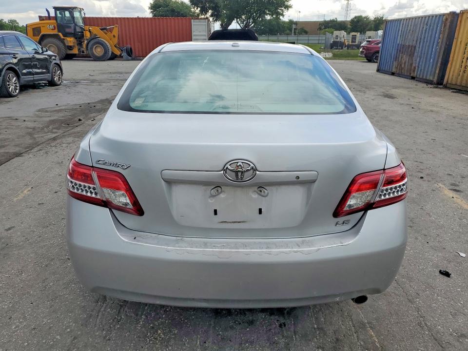 52502366 :رقم المزاد ، 4T1BF3EK1BU209550 vin ، 2011 Toyota Camry مزاد بيع