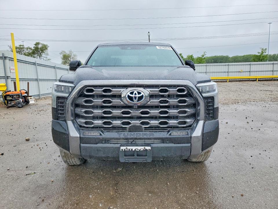 Продаж на аукціоні авто 2024 Toyota Tundra, vin: 5TFNC5DB3RX062681, номер лоту: 52782616
