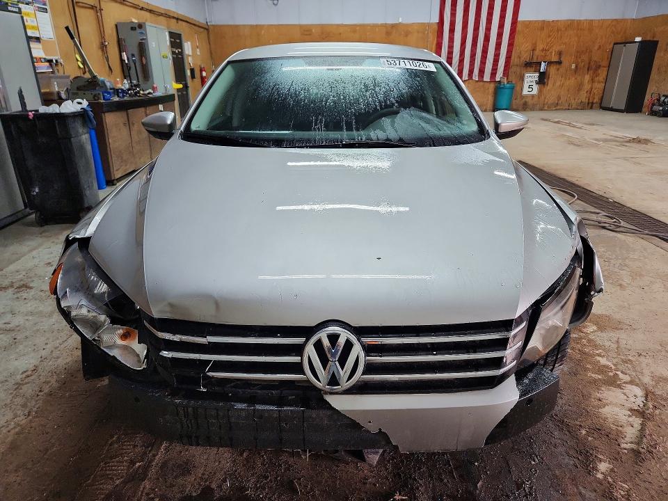 53711026 :رقم المزاد ، 1VWAH7A39CC026711 vin ، 2012 Volkswagen Passat مزاد بيع