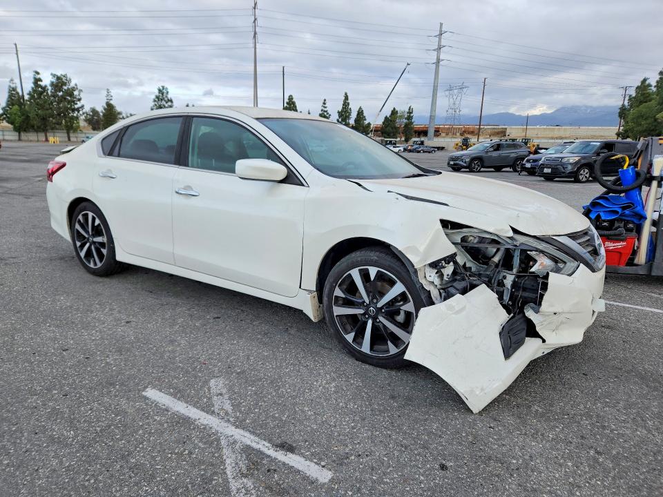 55014296 :رقم المزاد ، 1N4AL3AP8JC116660 vin ، 2018 Nissan Altima مزاد بيع