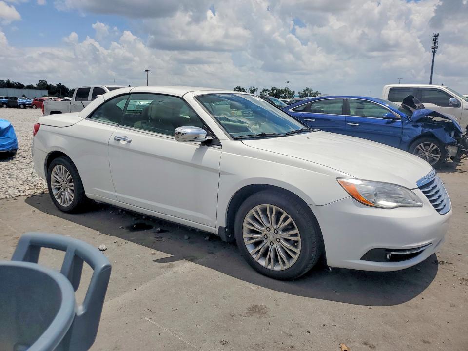 55138256 :رقم المزاد ، 1C3BC7EG6BN554720 vin ، 2011 Chrysler 200 مزاد بيع