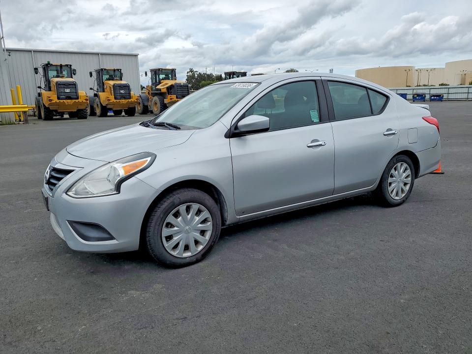 52419036 :رقم المزاد ، 3N1CN7AP1KL840915 vin ، 2019 Nissan Versa مزاد بيع