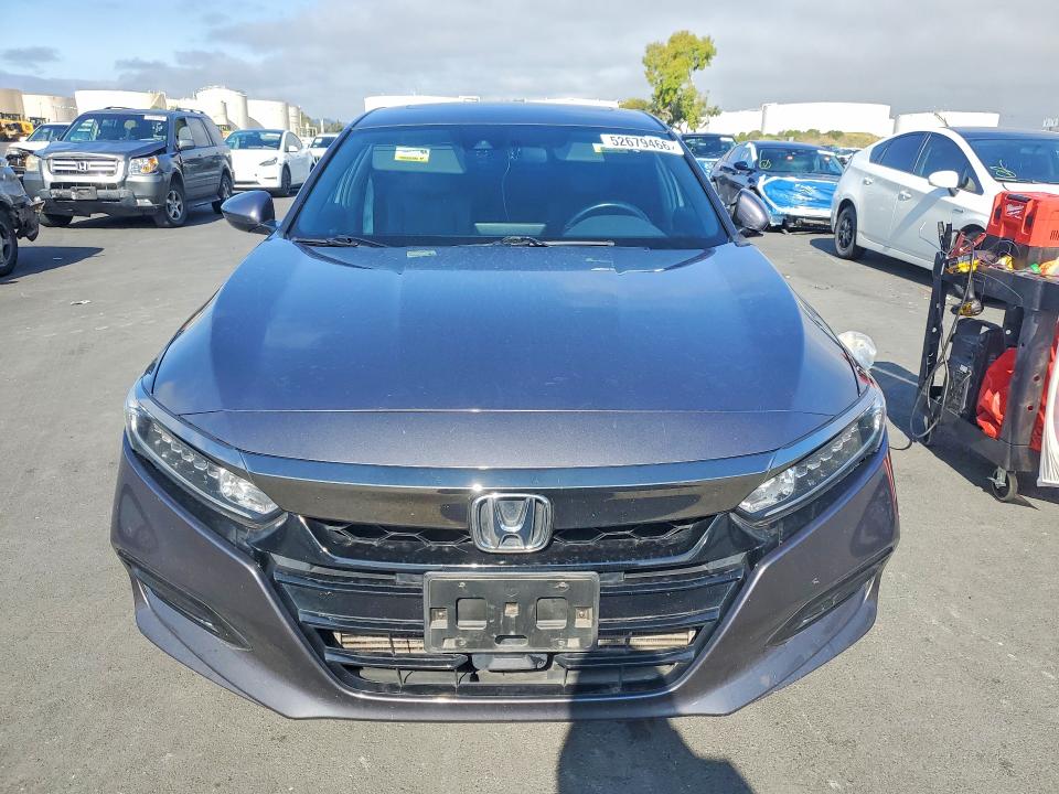 Продажа на аукционе авто 2018 Honda Accord, vin: 1HGCV2F33JA038217, номер лота: 52679466
