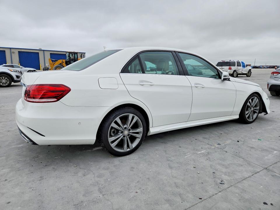 Продажа на аукционе авто 2016 Mercedes-benz E, vin: WDDHF5KBXGB222840, номер лота: 54264366