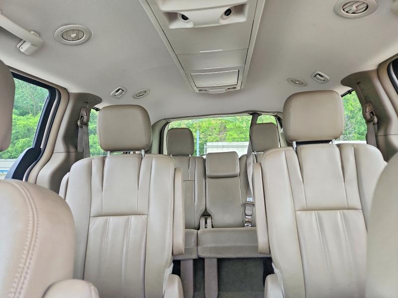2015 Chrysler Town & Country მანქანა იყიდება აუქციონზე, vin: 2C4RC1BG8FR561639, აუქციონის ნომერი: 55088146
