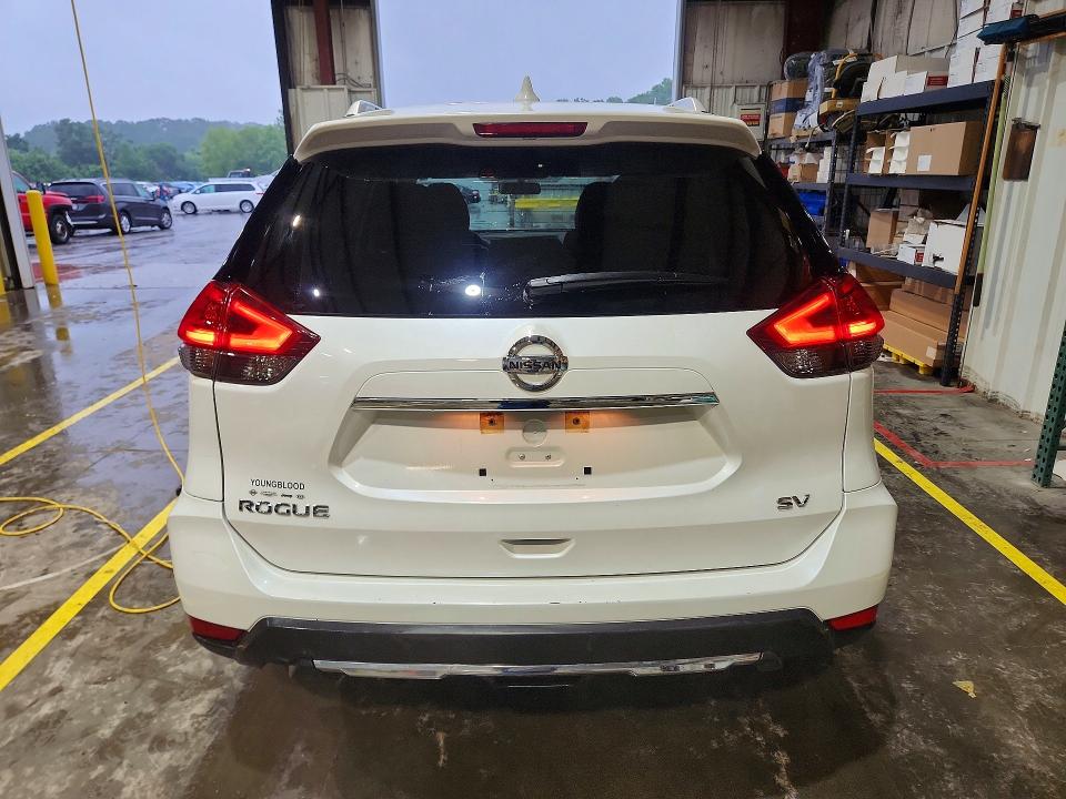55438986 :رقم المزاد ، KNMAT2MT8JP534190 vin ، 2018 Nissan Rogue مزاد بيع