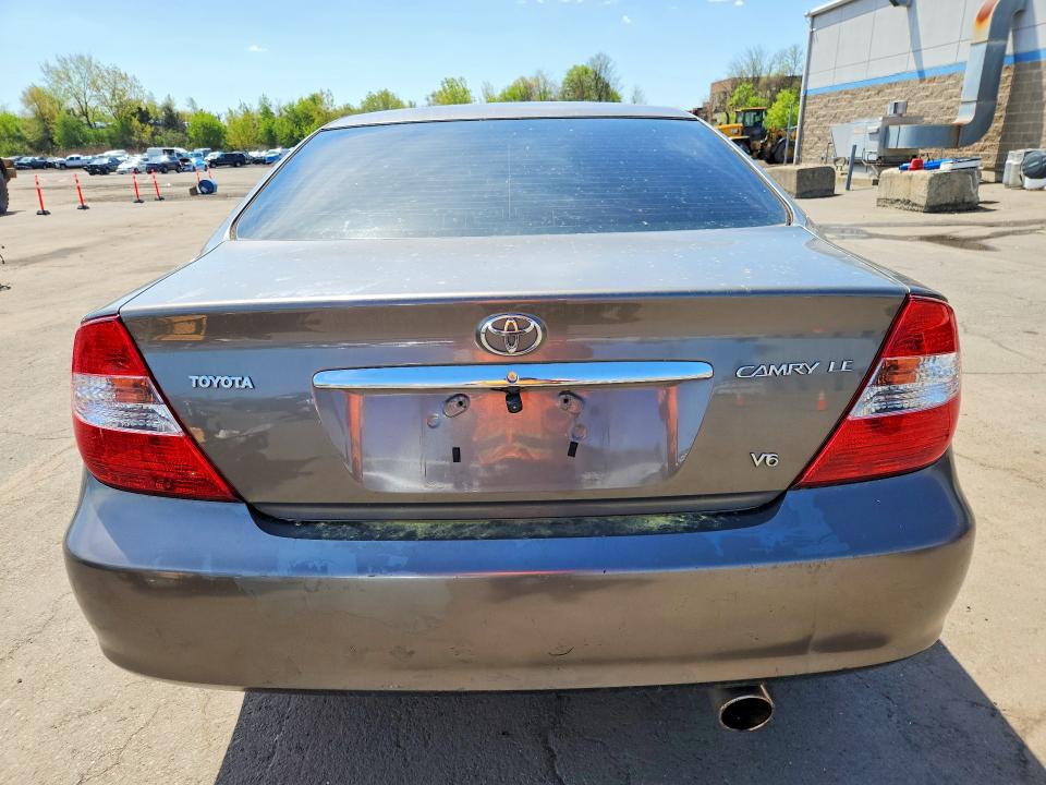 52381976 :رقم المزاد ، 4T1BF32K52U516160 vin ، 2002 Toyota Camry مزاد بيع