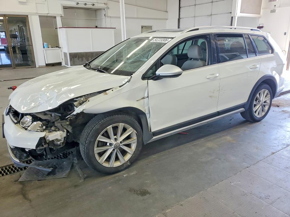 54723306 :رقم المزاد ، 3VWM17AU1JM759437 vin ، 2018 Volkswagen Golf Alltrack مزاد بيع