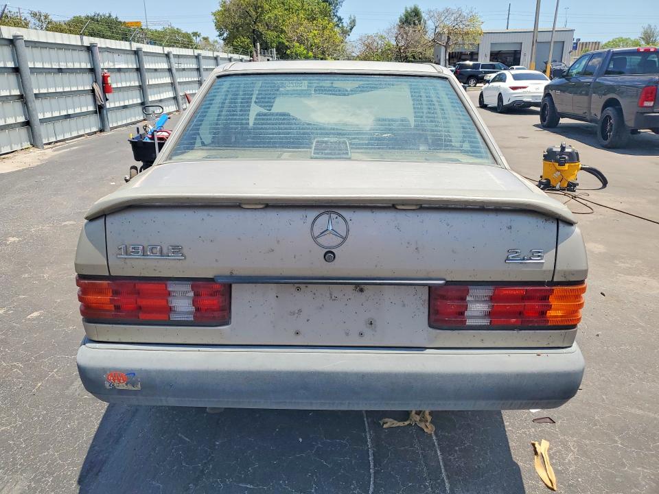 1988 Mercedes Benz 190 მანქანა იყიდება აუქციონზე, vin: WDBDA28D6JF409683, აუქციონის ნომერი: 50258656