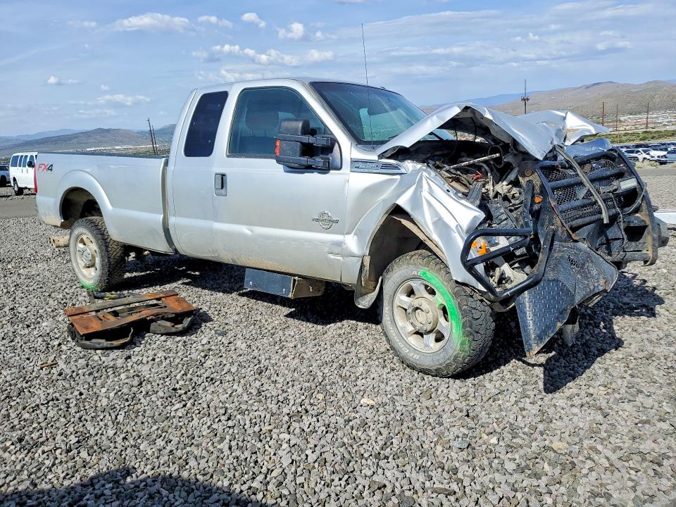 53095416 :رقم المزاد ، 1FT8X3BT6EEA47938 vin ، 2014 Ford F350 مزاد بيع