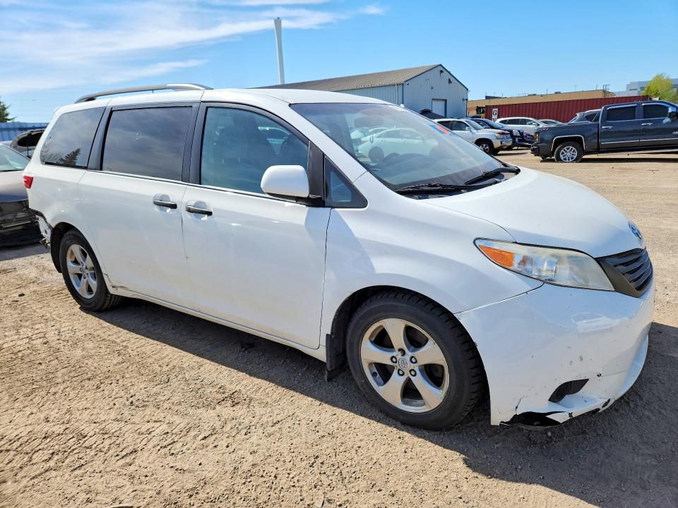 2017 Toyota Sienna მანქანა იყიდება აუქციონზე, vin: 5TDZZ3DC9HS854013, აუქციონის ნომერი: 49710546