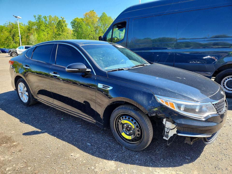 52071236 :رقم المزاد ، 5XXGU4L32HG177014 vin ، 2017 Kia Optima مزاد بيع