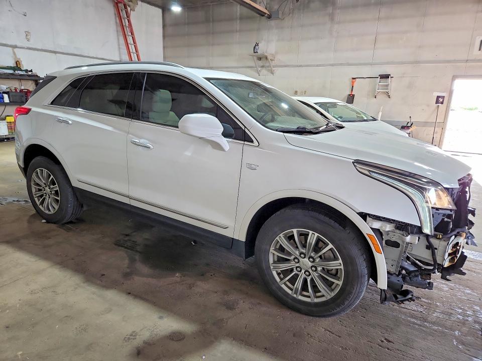 53548696 :رقم المزاد ، 1GYKNDRS2HZ106070 vin ، 2017 Cadillac Xt5 مزاد بيع