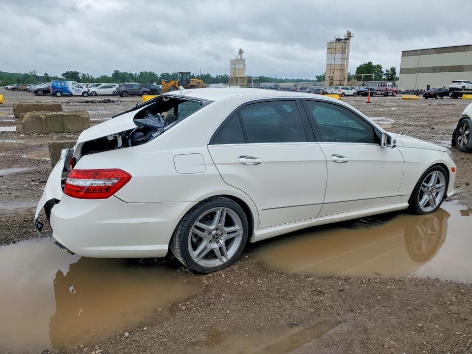 55322406 :رقم المزاد ، WDDHF5GB2BA402188 vin ، 2011 Mercedes-benz E مزاد بيع