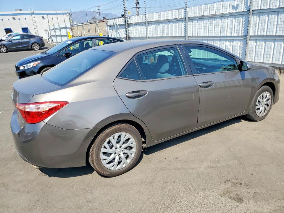 Продаж на аукціоні авто 2018 Toyota Corolla, vin: 2T1BURHE9JC102194, номер лоту: 54203626