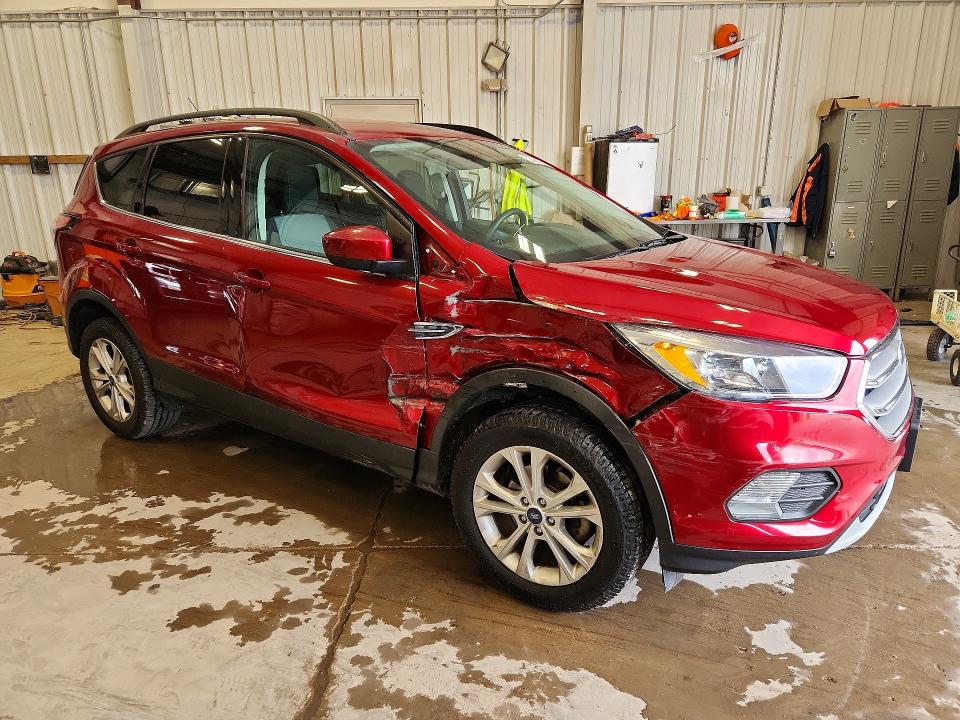 52455136 :رقم المزاد ، 1FMCU0GD9JUC28322 vin ، 2018 Ford Escape مزاد بيع