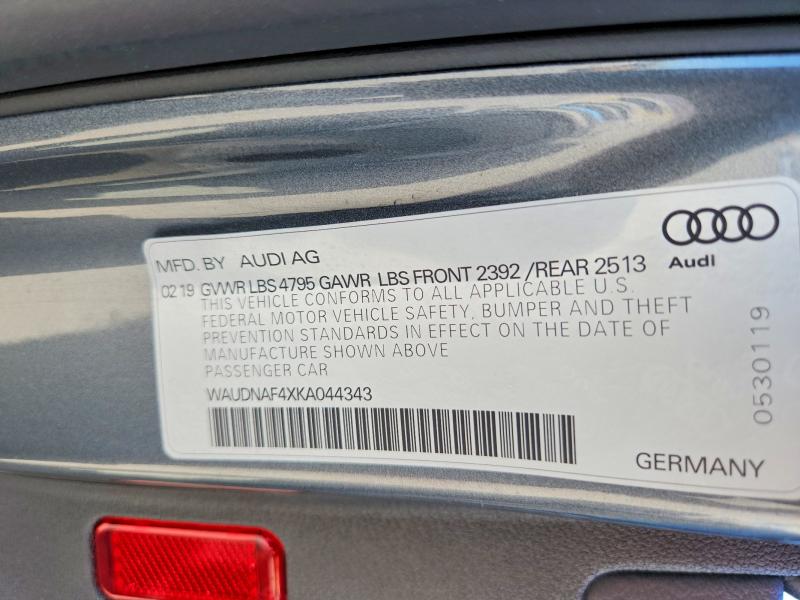 2019 Audi A4 მანქანა იყიდება აუქციონზე, vin: WAUDNAF4XKA044343, აუქციონის ნომერი: 52870586