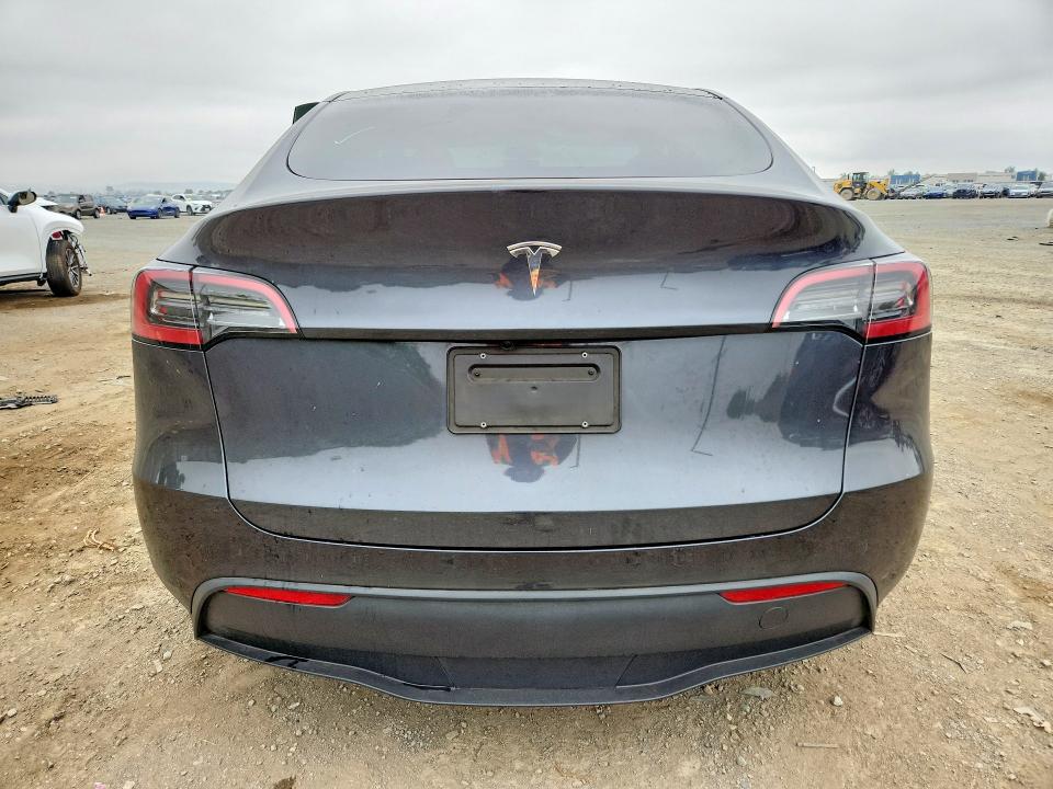 2025 Tesla Model Y მანქანა იყიდება აუქციონზე, vin: 7SAYGDED0SF253523, აუქციონის ნომერი: 53274386