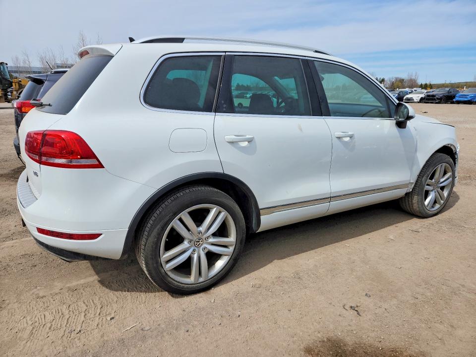 2014 Volkswagen Touareg მანქანა იყიდება აუქციონზე, vin: WVGDF9BP2ED003864, აუქციონის ნომერი: 52654066