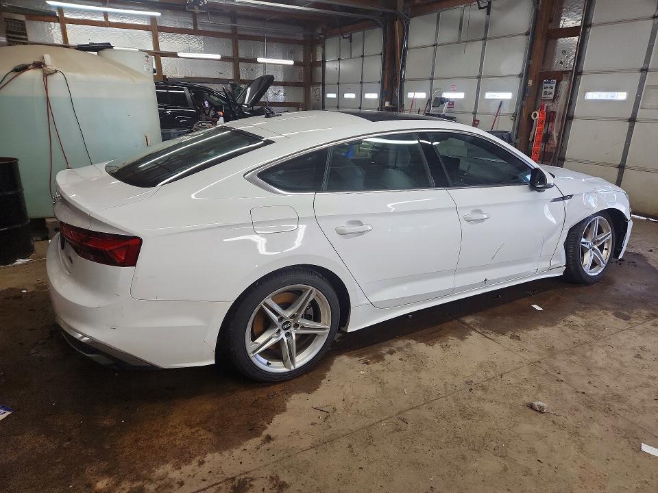 Продаж на аукціоні авто 2022 Audi A5, vin: WAUDACF53NA008756, номер лоту: 52416036
