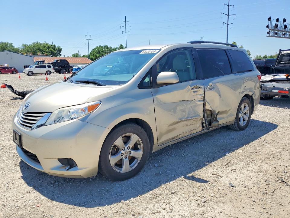 54133106 :رقم المزاد ، 5TDKK3DC0FS690055 vin ، 2015 Toyota Sienna مزاد بيع