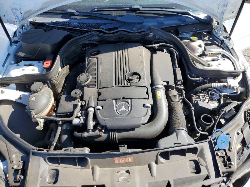 2015 Mercedes-benz C მანქანა იყიდება აუქციონზე, vin: WDDGJ4HB7FG389458, აუქციონის ნომერი: 52851456