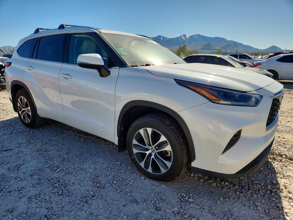 52040256 :رقم المزاد ، 5TDHZRBH5MS551589 vin ، 2021 Toyota Highlander مزاد بيع