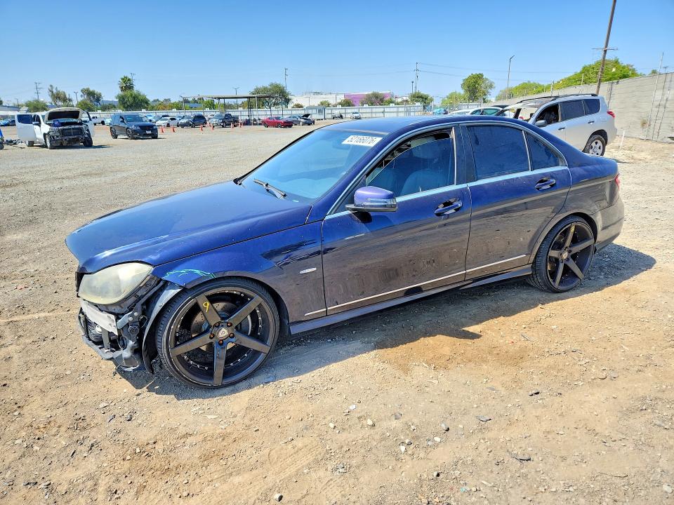 52166076 :رقم المزاد ، WDDGF4HB7CR220610 vin ، 2012 Mercedes-benz C مزاد بيع