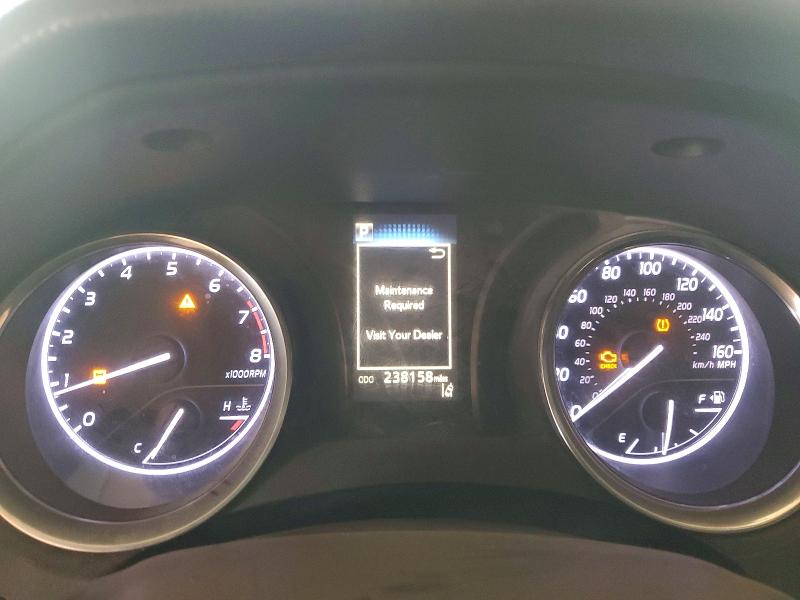 54642126 :رقم المزاد ، 4T1B11HK2JU645224 vin ، 2018 Toyota Camry مزاد بيع